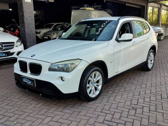 BMW X1 2.0 16V GASOLINA SDRIVE18I 4P AUTOMÁTICO BMW X1 2.0 16V GASOLINA SDRIVE18I 4P AUTOMÁTICO